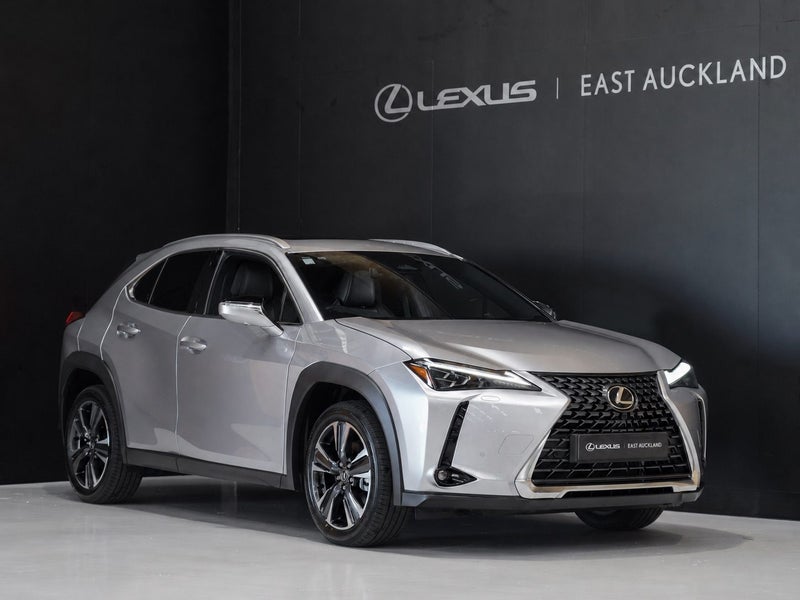 2026 Lexus UX 300h Limited 2.0P HV ECVT FWD SUV...