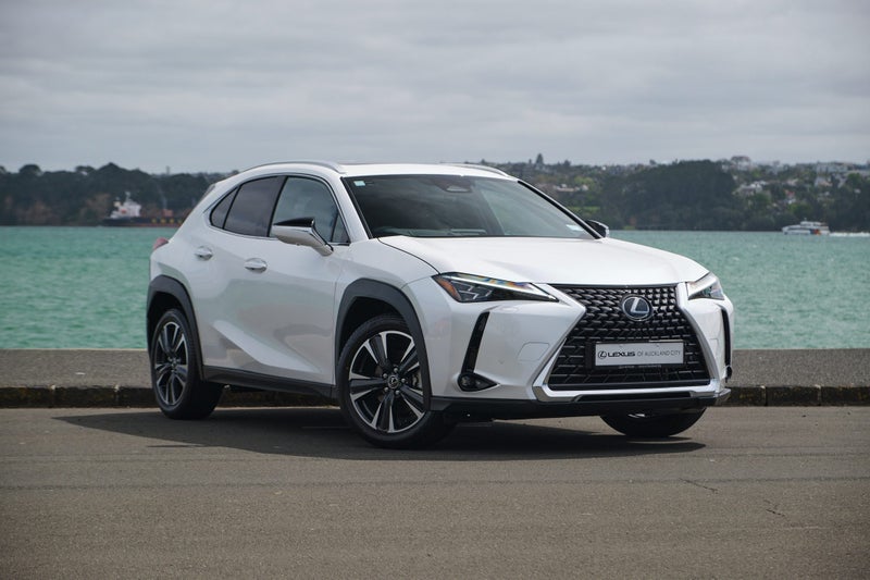 2026 Lexus UX 300h Limited AWD