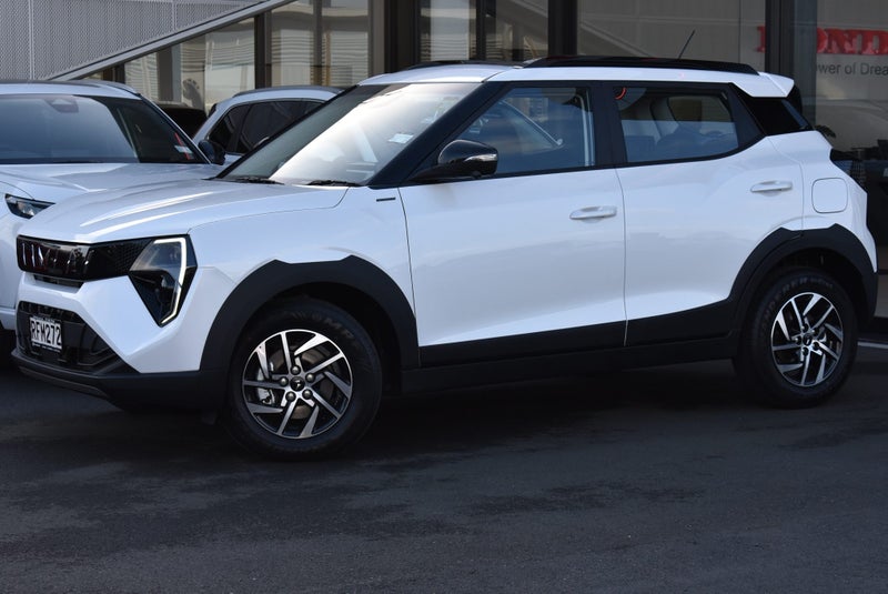 2026 Mahindra XUV 3XO AX5L