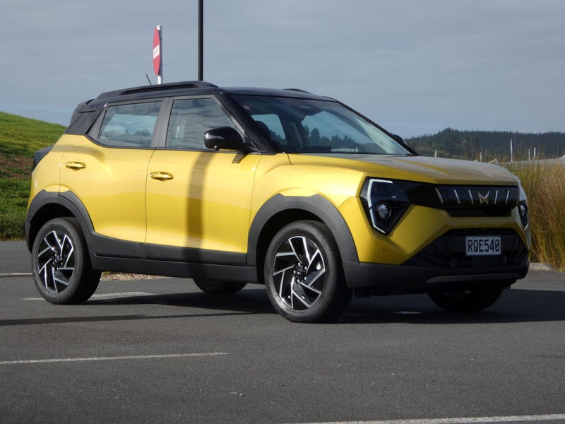 2026 Mahindra XUV 3Xo Ax7l