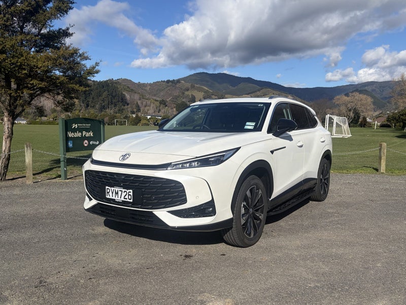 2026 MG HS PHEV Essence
