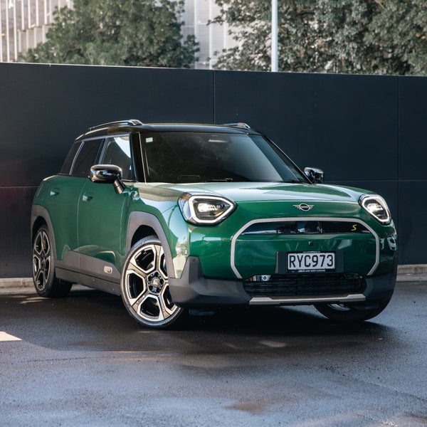 2026 MINI Aceman SE Favoured