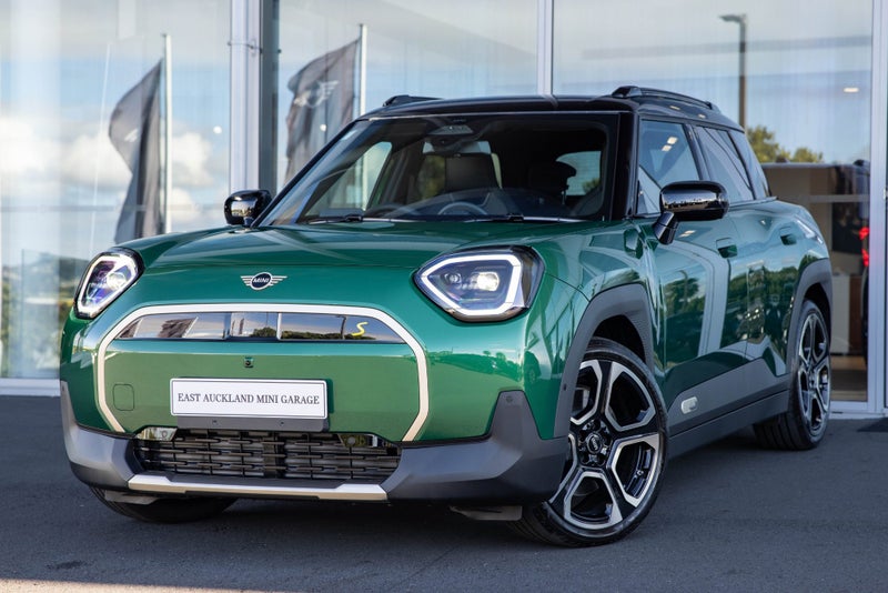 2026 MINI Aceman SE FULL ELECTRIC Favoured trim