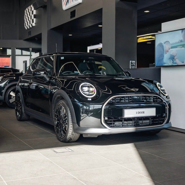 2026 MINI Cooper 3 Door Favoured