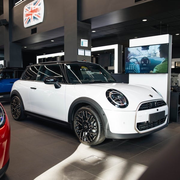 2026 MINI Cooper 3 Door Hatch Favoured