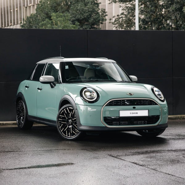 2026 MINI Cooper 5 Door Favoured