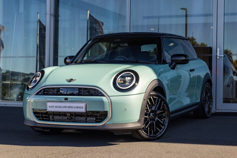 2026 MINI Cooper C 3 Door Favoured