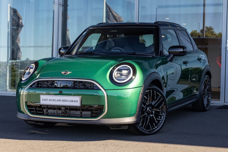 2026 MINI Cooper C 5-Door Favoured (High spec)