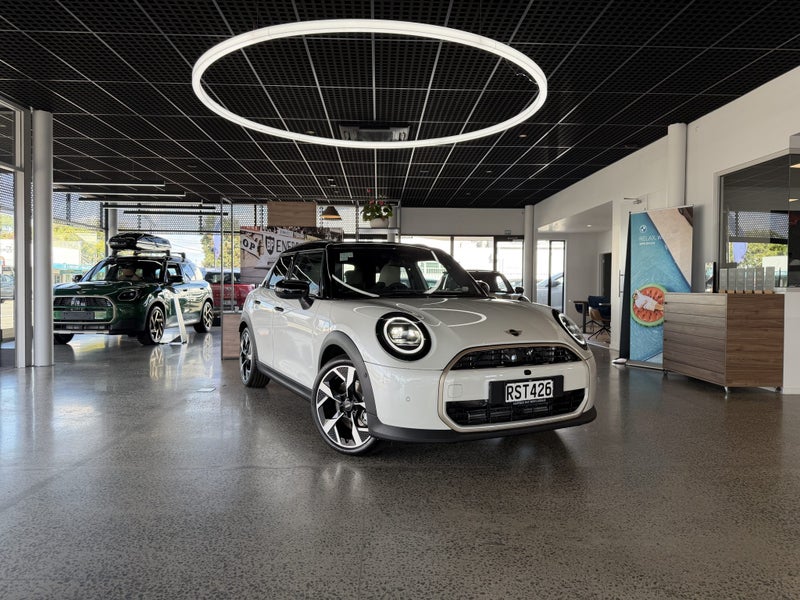 2026 MINI Cooper C Favoured