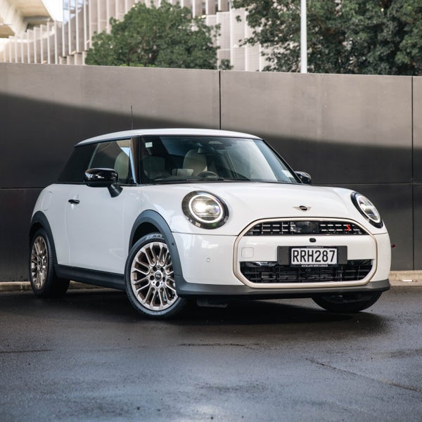 2026 MINI Cooper S 3 Door Favoured