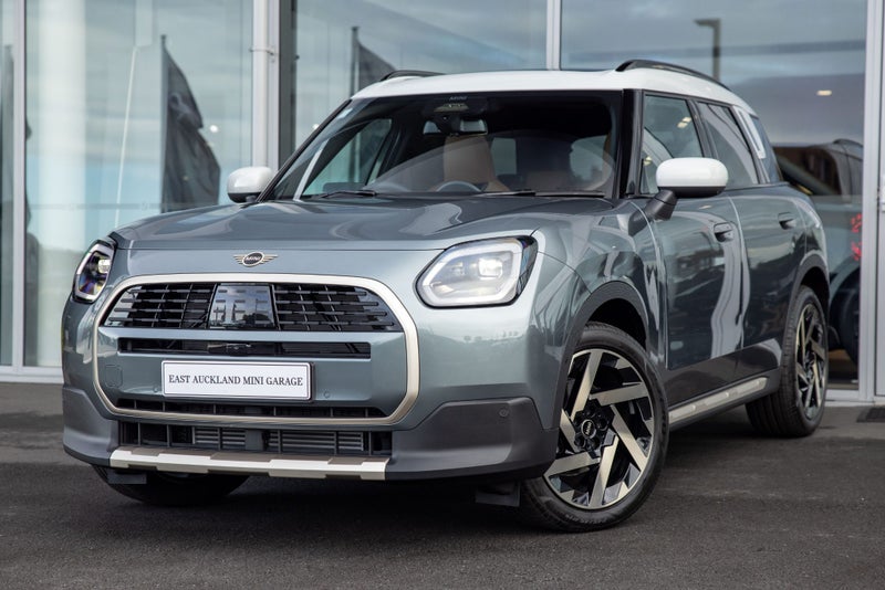 2026 MINI Countryman C Favoured