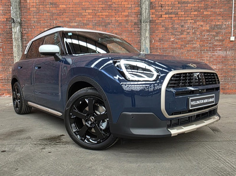 2026 MINI Countryman C Favoured