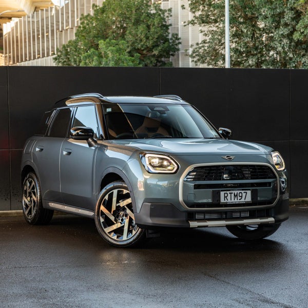 2026 MINI Countryman Cooper Favoured
