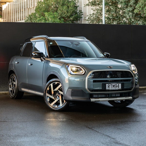 2026 MINI Countryman Cooper Favoured