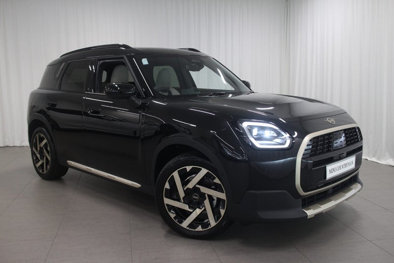 2026 MINI Countryman Countryman C Favoured
