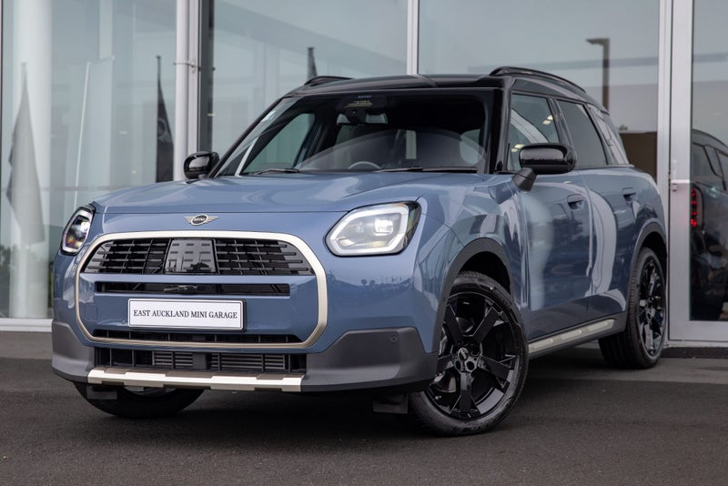 2026 MINI Countryman Countryman C Favoured