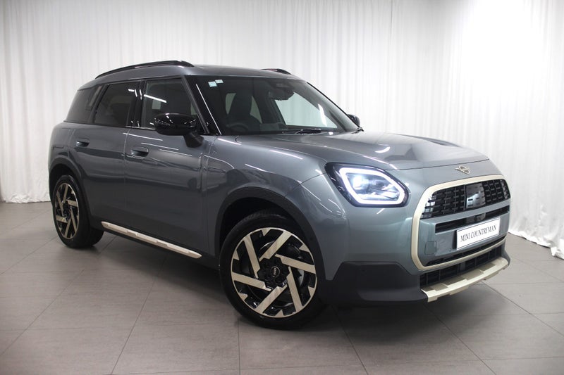 2026 MINI Countryman Countryman C Favoured