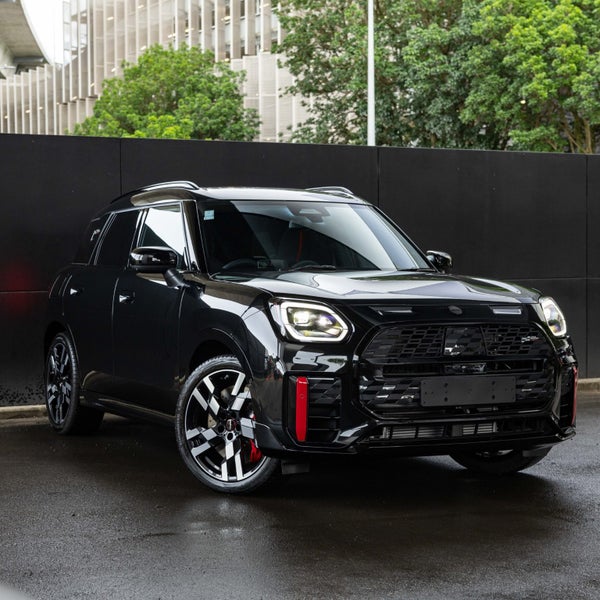 2026 MINI Countryman JCW ALL4 Favoured