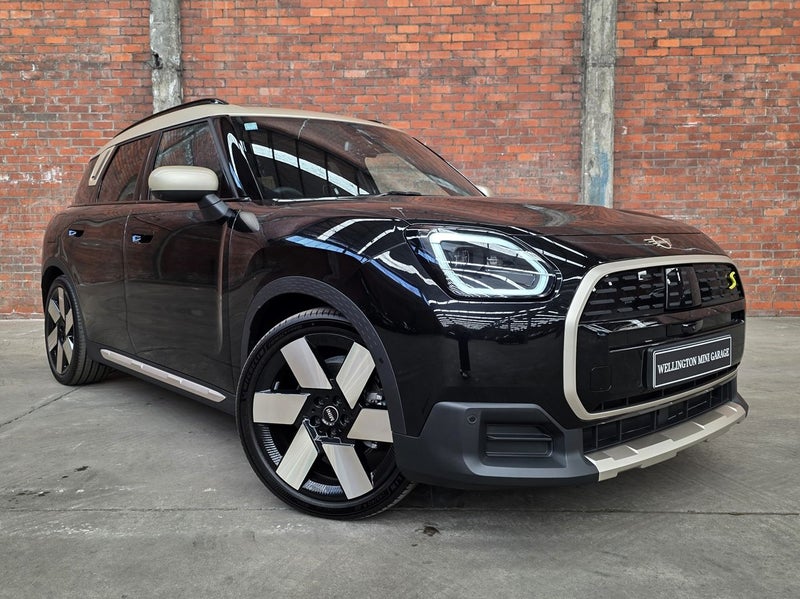 2026 MINI Countryman SE All4 Favoured