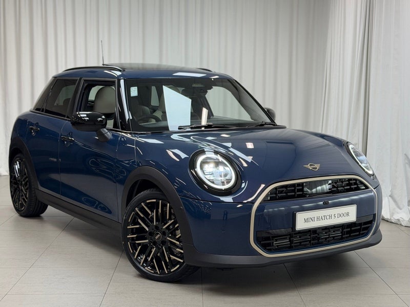 2026 MINI Hatch Cooper C 5Door Favoured