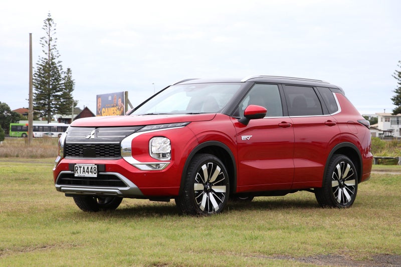 2026 Mitsubishi Outlander Exceed PHEV/4WD/AT