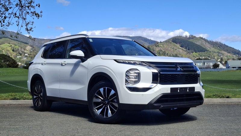 2026 Mitsubishi Outlander LS 2WD -