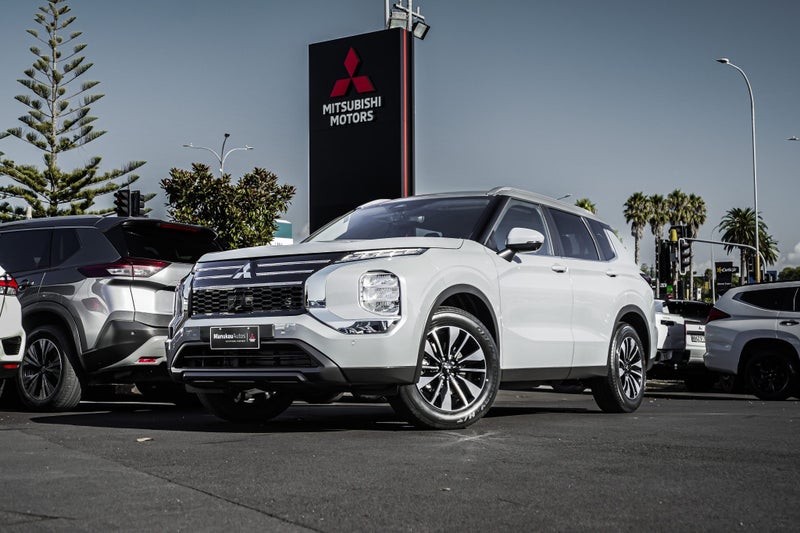 2026 Mitsubishi Outlander LS 2WD