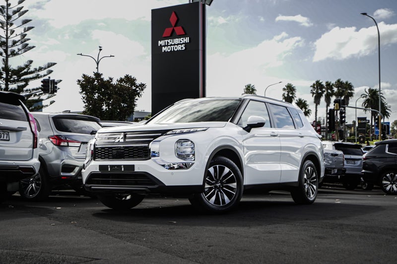 2026 Mitsubishi Outlander LS 2WD