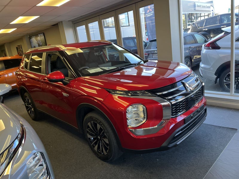 2026 Mitsubishi Outlander LS PHEV