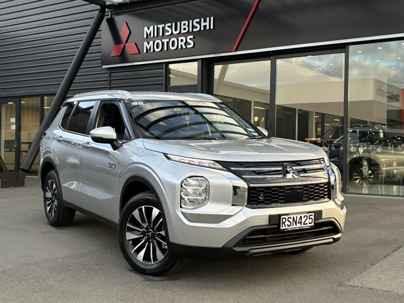 2026 Mitsubishi Outlander LS PHEV AWD