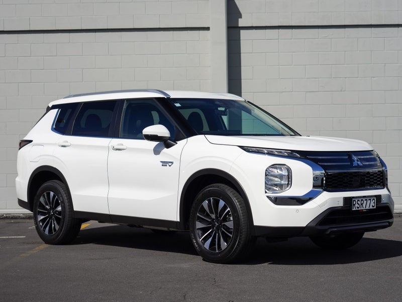 2026 Mitsubishi Outlander PHEV LS 4WD