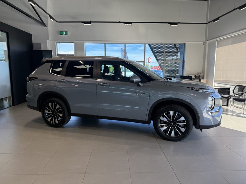 2026 Mitsubishi Outlander PHEV LS 4WD