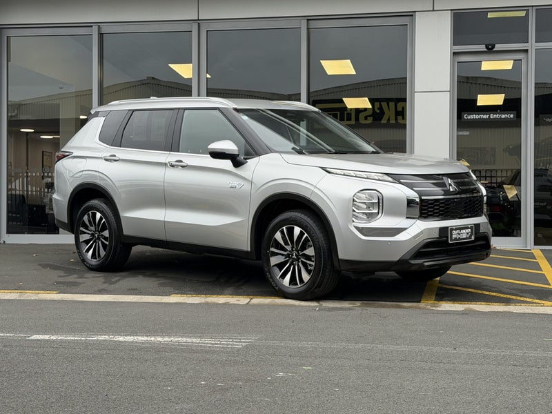 2026 Mitsubishi Outlander PHEV LS 4WD - PLUG-IN...