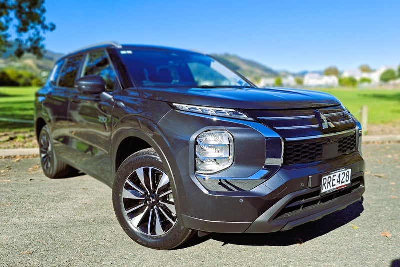 2026 Mitsubishi Outlander PHEV LS AWD - Plug In...