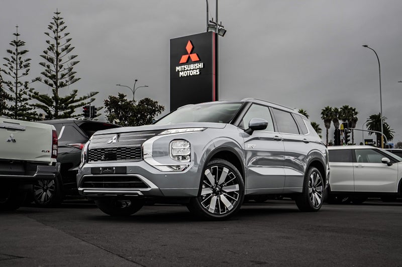 2026 Mitsubishi Outlander PHEV VRX 4WD