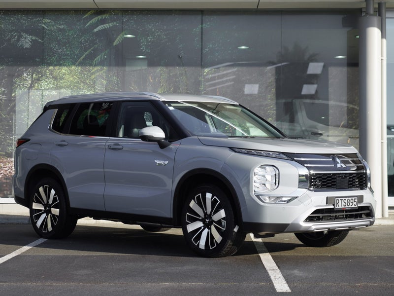 2026 Mitsubishi Outlander PHEV XLS 4WD
