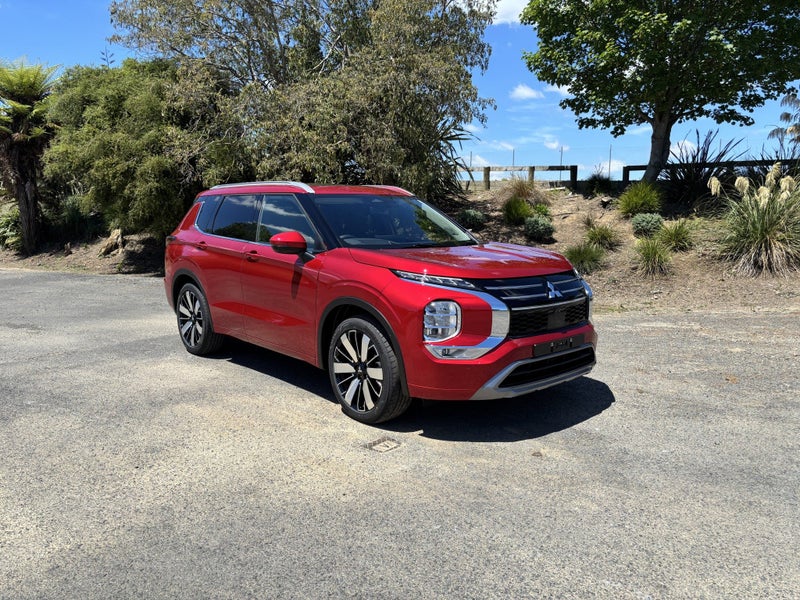 2026 Mitsubishi Outlander VRX 2.5P/CVT 2WD LEAT...