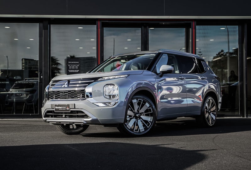 2026 Mitsubishi Outlander VRX 2WD