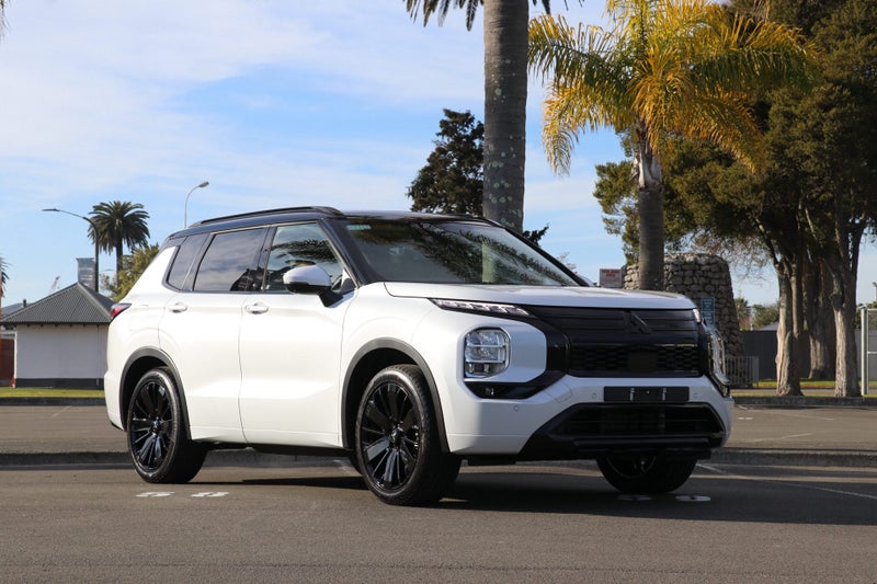 2026 Mitsubishi Outlander VRX 2WD 2.5P (BLACK OUT)