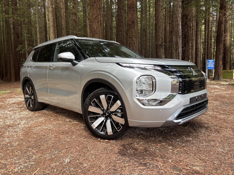 2026 Mitsubishi Outlander VRX 2WD