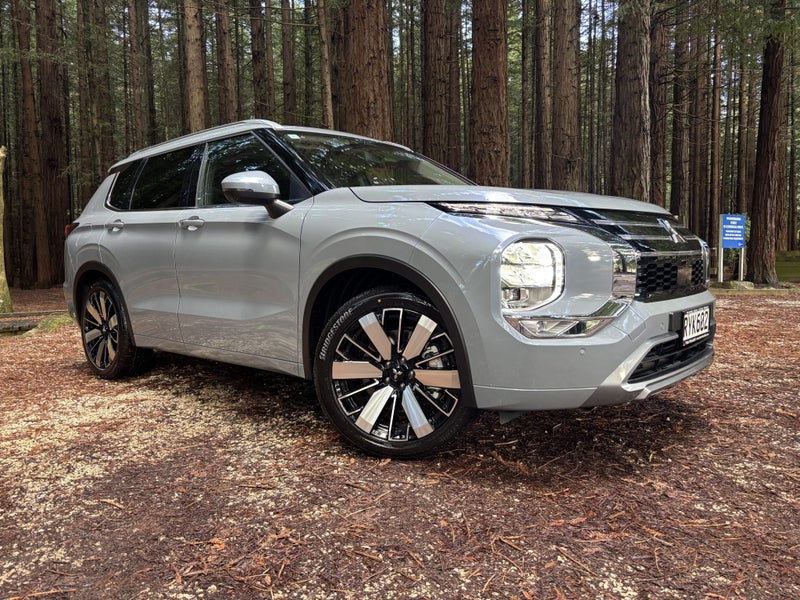 2026 Mitsubishi Outlander VRX 4WD