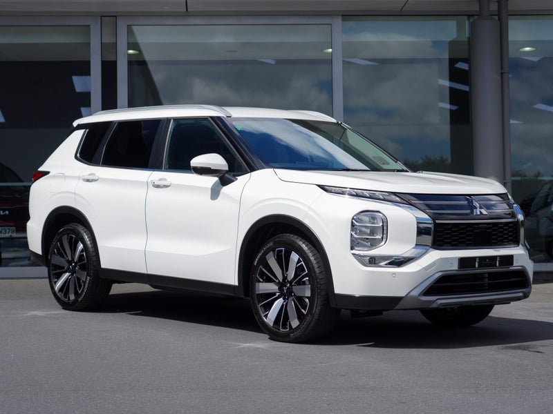 2026 Mitsubishi Outlander XLS 2.5 PETROL 2WD 7...