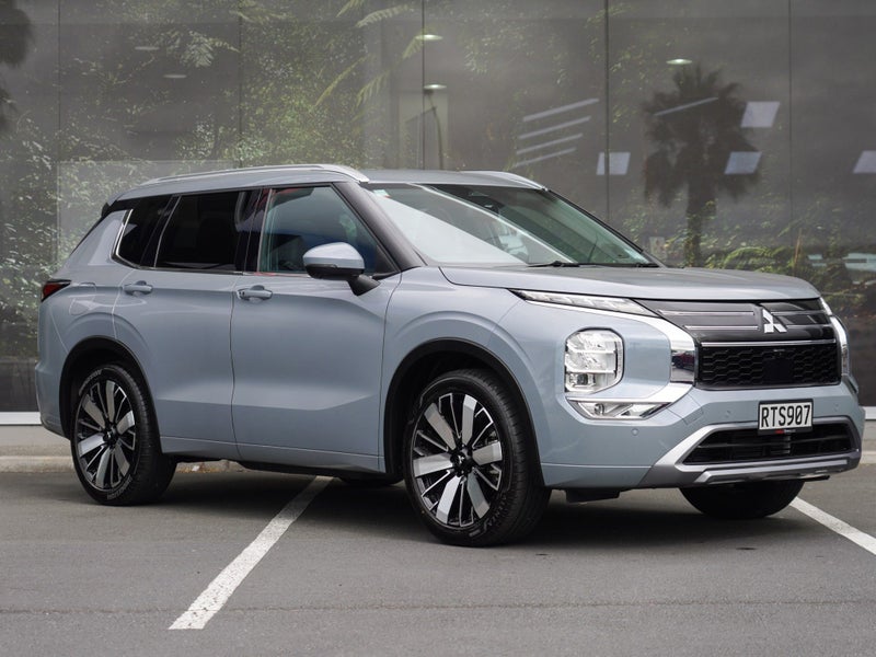 2026 Mitsubishi Outlander XLS 2.5 PETROL 4WD 7...