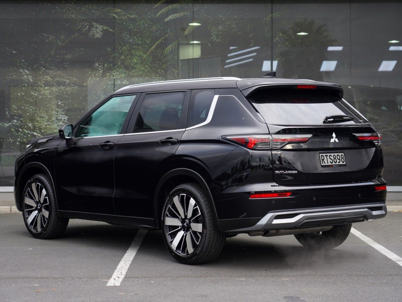 2026 Mitsubishi Outlander XLS 2.5 PETROL 4WD 7...