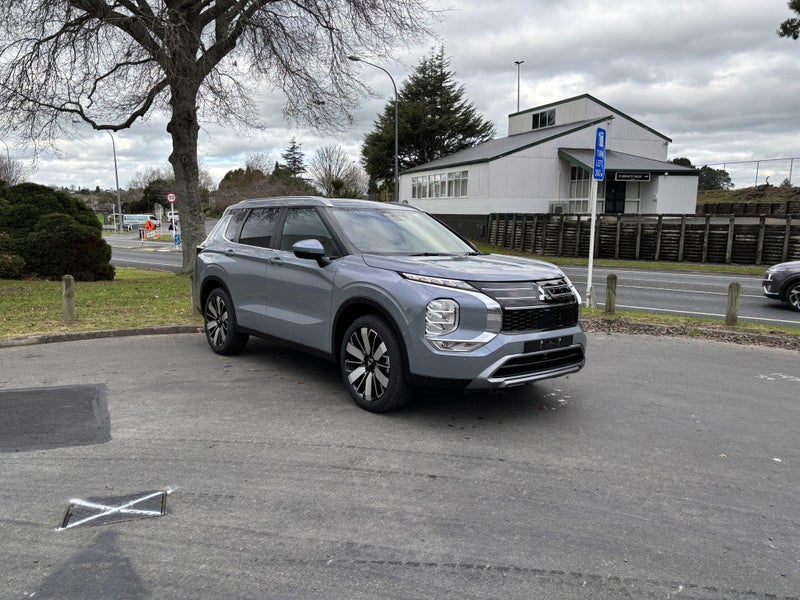 2026 Mitsubishi Outlander XLS 2.5P/CVT 2WD AUTO...