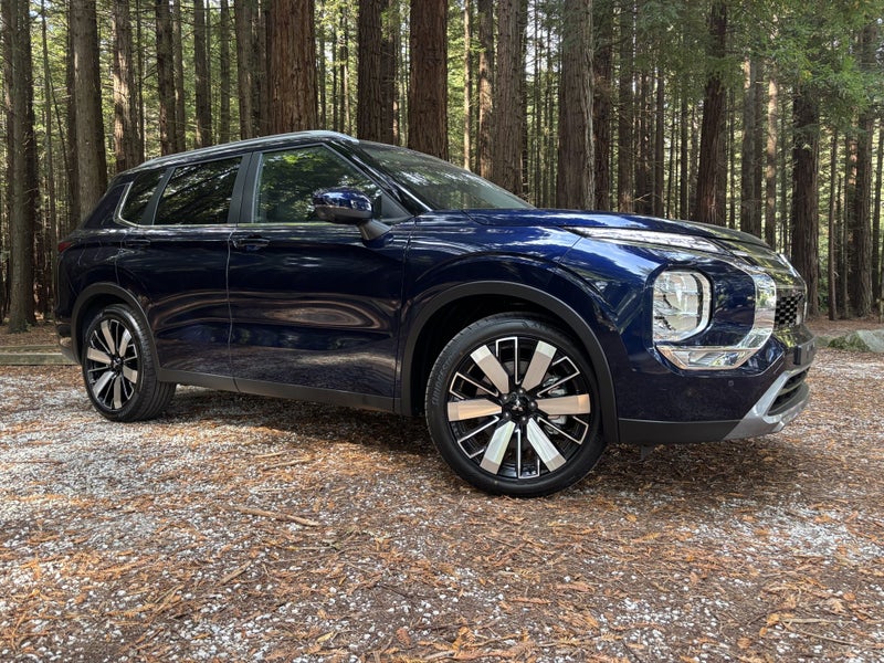 2026 Mitsubishi Outlander XLS 4WD