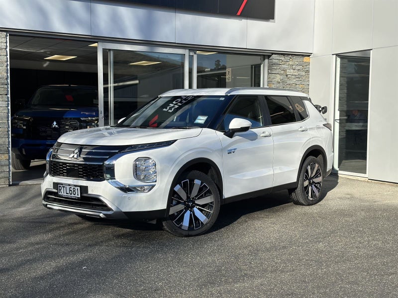 2026 Mitsubishi Outlander XLS PHEV AWD 7 Seater