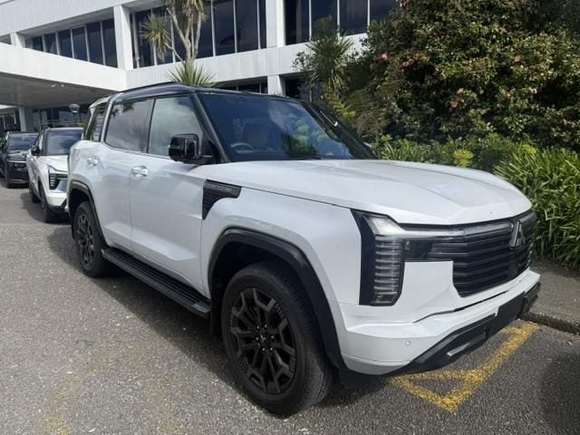 2026 Mitsubishi Pajero VRX