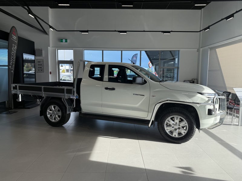 2026 Mitsubishi Triton CC CH 2.4D GLX 4WD 6AT