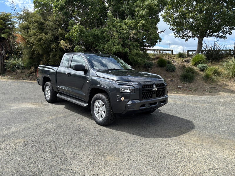 2026 Mitsubishi Triton CC GLX 4WD 6AT 2.4DT AUT...